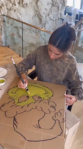 Prob one of my favorite movie nights from last year… anyone else feel like they just time traveled and skipped Halloween? Cuz what the hellyyyyy 😭 I wasn’t ready for all THAT. Anyways, use your recycling guys… we’re all sittin on a goldmine | the_avantgarde_