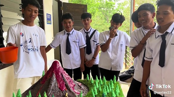 Volcanic eruption model… grade 11 GAS.. Congratulations 👏👏👏 #fypシ゚viral #trending #onthisday #labanlang #tiktokphilippines #teacherlife #imadeyoulook