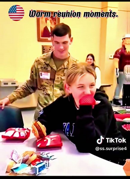 Heartwarming Soldier Reunion Surprise with Family