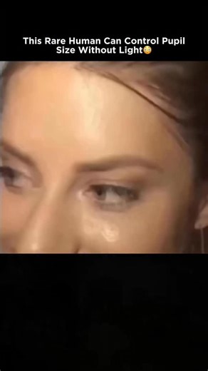 Medical | Science | Facts on Instagram: "Normally, our pupils change size automatically depending on light... but a tiny percentage of people can actually control their pupils voluntarily. They’re able to consciously activate the very same muscles that usually react only to light - a rare combination of intense brain focus, internal awareness, and fine muscle control. It’s one of those abilities that reminds us just how complex and powerful the human body really is. . . . #Trendingreels #didyouk