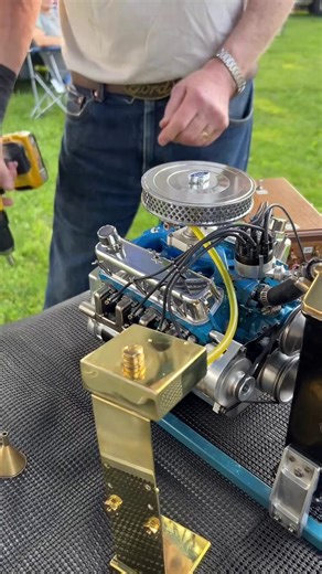 This mini small block Ford would be perfect for any gearheads desk! #MuscleKingz #FordPerformance #MiniatureModels #CarEnthusiast #FordLovers #CarCollectors #ModelCars | MuscleKingz