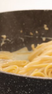 Made in ONE pot with just SIX ingredients and in 30 minutes! | The Recipe Rebel