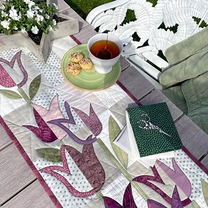 Spring Tulips Quilt Pattern: Applique Table Runner & Cushion (PDF) - Etsy