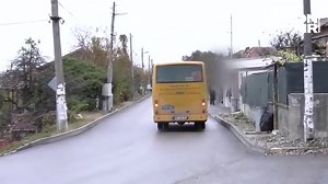 53K views · 800 reactions | Возят баби с училищен автобус, учениците стоят прави Вижте повече на: bit.ly/3tuO0e2 | Bulgaria ON AIR | Facebook