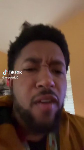 We got Goku on the tree @tysworld01 @tysworldhomecare #anime #goku ##dbz##christmas##kysworld