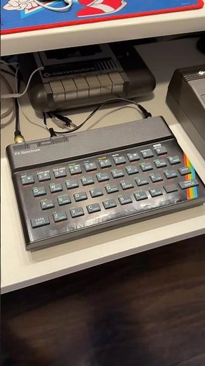 Sinclair ZX Spectrum loading a game. #8bit #zxspectrum #playzx #retrogaming