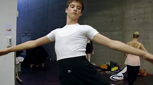 Dancers - EXTRAIT VO "Auditions"