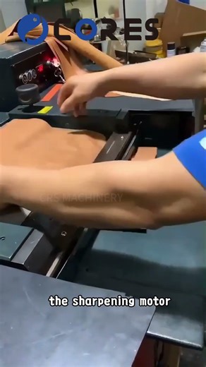 Leather splitting machine