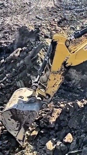 CAT Excavator vs 2 Trucks! Insane Coal Loading 🔥 #shorts