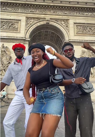 Avec mes danseurs en formation 🙂‍↔️🤣 @PARSONSMITH💜🍫 @marshalldiorrr🩵 #tiktokcameroon🇨🇲tiktokafrica #france #danse #pourtoii #miracle💜