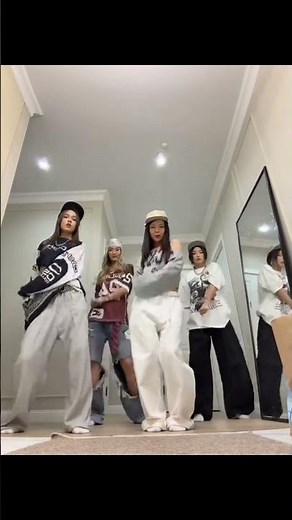 Aya Nakamura - ‘Copines’ TikTok dance challenge | @4ix.team ❤️
