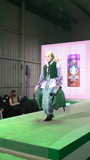 De Institute of Creative Arts and Design - Dive into the realm of creativity at UCSI University's ICAD! Unleash your artistic potential as you immerse yourself in the world of visual arts, art history, and art education. From fashion courses to multimedia design, ICAD prepares you for the ever-evolving creative industry. Guided by seasoned academics and renowned designers, your creative journey knows no bounds. Come be a part of moulding the landscape of creativity and innovation with us! *Top 2