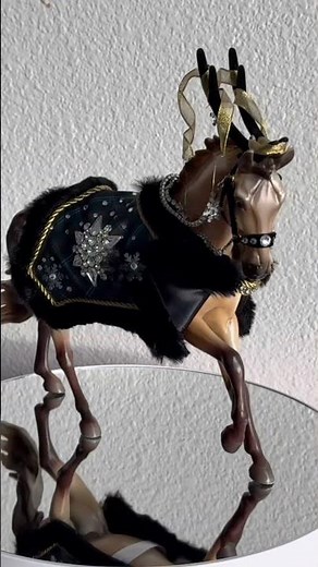 Breyer Highlander - Limited Edition 2023 Holiday Horse