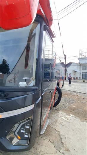 Goofy take off‼️Jakarta to malang #shorts #videobus #juragan99 #busmania