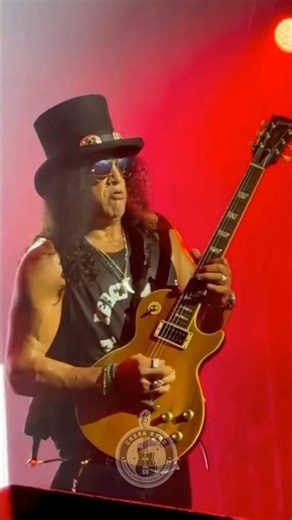 Slash with Classic Tone | #slash #gunsnroses #axlrose #rock #classicrock #live #fypシ #guitar
