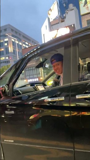 隣りの車が爆音でヤクブーツはやめろを流してたのでSHO本人が窓を開け反応してみた #shorts Part 2