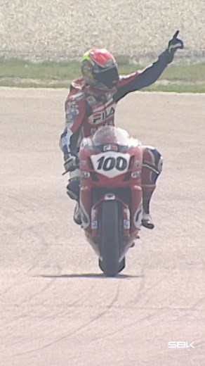 20 years ago, @neilhodgson100 took the 2003 #WorldSBK title after a season-long fight with @11rubenxaus ⚔️ Let’s relive all the emotions of that season through the eyes of its Champion via link in bio 👑 #PRTWorldSBK 🇵🇹 #WorldSBK #motorcycle #motorsport #racing | WorldSBK