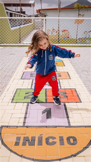 Prefeitura de Maricá on Instagram: "Mais uma escola de cara nova em Maricá! 🏫 Inauguramos a unidade de Educação Infantil Enilzea Sabino da Costa Pires, um espaço que acolhe, educa e inspira nossos pequenos. 🧒 Cada detalhe foi pensado para garantir que os nossos alunos aprendam com mais conforto e segurança. Investir em educação é construir um futuro melhor! 📚"