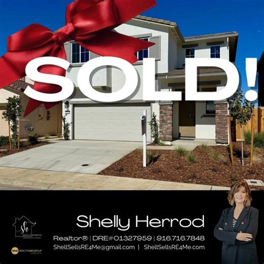 ↻ Full circle moment I’ve known Lisa since grade school. She has been one of my best friends and biggest supporters my entire life. We just closed on her first investment property. It’s always special helping clients reach their goals, but It hits differently when it’s a lifelong friend. So proud of you and excited to see what’s next! Congratulations🏡✨ #shellsellsrealestate #shellfindshomes4you #realtyonecomplete #NewSeasonNewHome #HomeSweetHome | ShellSells RE