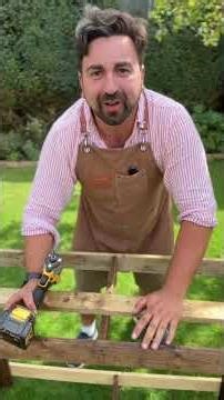 How to make your own potting bench with pallet wood #gardeningtips