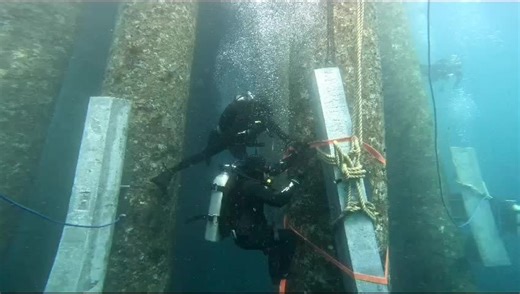 under water welding install cathodic protection🔥 @weldernesia #fyp #offshore #capcut #underwater #underwaterwelding