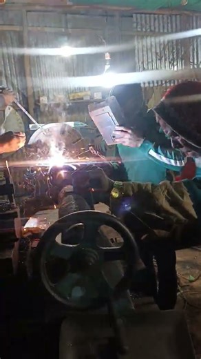 How to make automatic oil press machine screw.