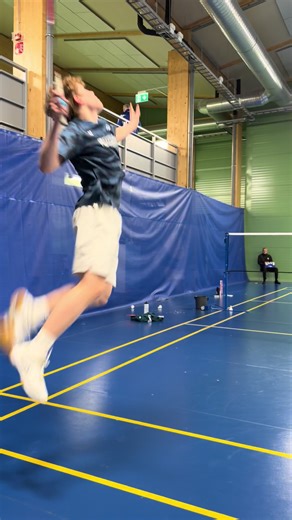 Mastering the Badminton Smash Technique