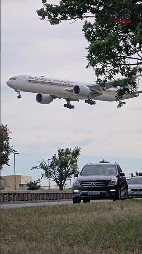 Descent SO Outstanding!😯 Singapore Airlines 🇸🇬✈️. #singaporeairlines #heathrowairport #aviation
