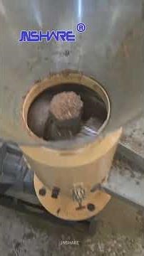 A video tells you how to grind grains before using a new pellet machine. #pelletmachine
