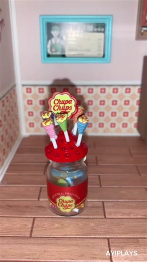 Mini Lollies - Tiny World of Miniature Lollipop Toys