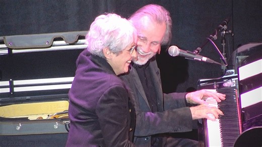 Jackson Browne & Joan Baez Deliver a Soul-Stirring Rendition of “Before The Deluge” at A Night to Honor Joan Baez