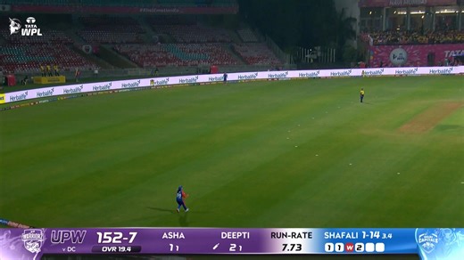 Shafali Verma comes up clutch...with the ball in hand 😮 🎥 2⃣ crucial wickets in a brilliant final over of the innings 👏 Scorecard ▶️ https://tinyurl.com/292u9k96 #TATAWPL | #KhelEmotionKa | #UPWvDC | Delhi Capitals | Shafali Verma | WPL - Women's Premier League