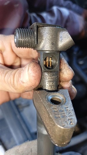 Mercedes SPRINTER 311 CDI Fuel Injector #mechancial #automobile #mechanic