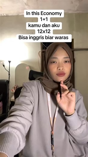 Eva | English instructor on Instagram: "Intinya ikut kelas @linguava.id dulu aja lahh #kacamata #belajarbarengeva"
