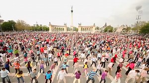 Cheer yourself up with Budapest’s greatest flashmobs! – VIDEOS