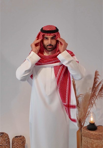 3 Poses for Saudi Model: Style Inspiration