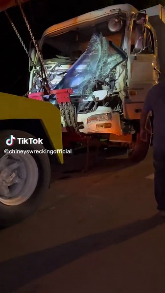BOOMMMM REAL WRECKER BOSSES!! #chineyswreckingservice #outsideee