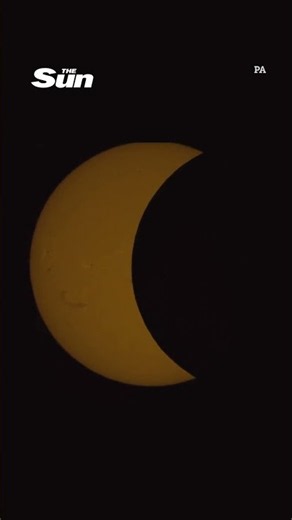 Stunning timelapse of solar eclipse over UK leaving Brits in awe at cosmic show