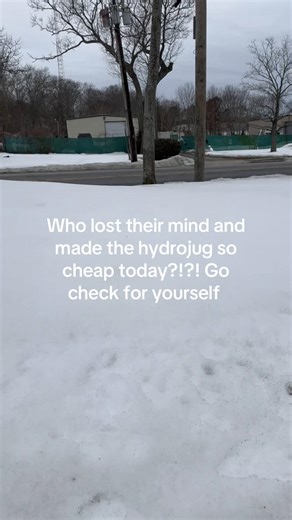 Facts 101 (@facts.101__)’s video of hydro jug