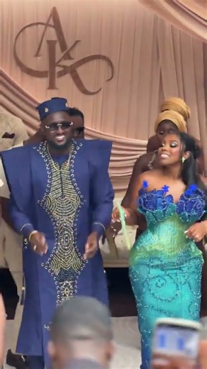 The formation dance between the bride and the groom #wedding #dance