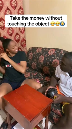 69K views · 815 reactions | Faut jamais lancer un défi à la femme en ce qui concerne l'argent 藍藍藍 Son mari lui demande de prendre argent qu'il dépose sur la table sans le toucher, respectez le talent 藍藍 Ps : La génie 藍 On craque ? #slaybabe | Slaybabe | Facebook