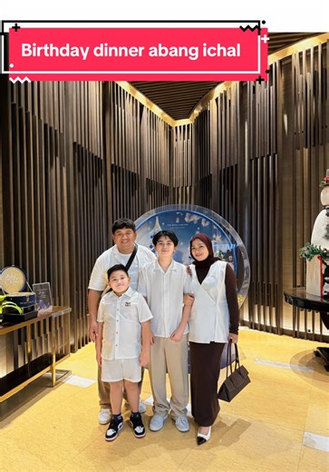 Ulang Tahun Spesial di Restoran AYCE Ritz Carlton