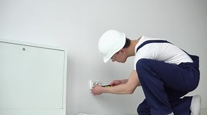 Electrician Keeps Installing Socket 库存影片视频（100% 免版税）1066315870 | Shutterstock