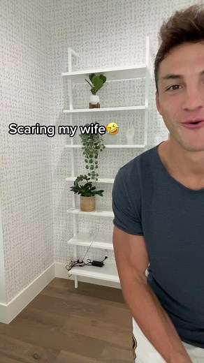 276K views · 4.1K reactions | Why did she duck though?  #reels #scary #pranks #couplepranks #wifey #comedy | Jatie Vlogs | Facebook