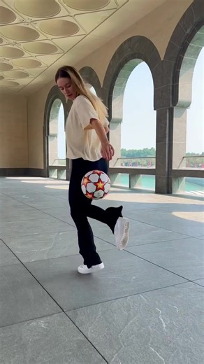 Creative Hair Down Tricks by Lia Lewis