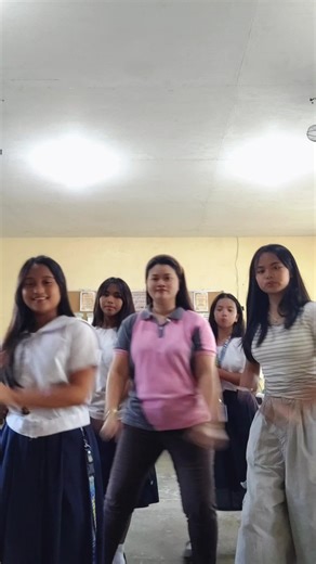 Muntik ng nagsabay sabay 🤣🤣🤣 #dancing #practice | Janine Campos Serafica