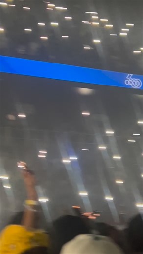 102.3 KISS FM on Instagram: "Irebere uburyo umuhanzi ubivanga no kurapa Logan Joe yakije amatoroshi y’abantu benshi bari muri BK Arena mu gitaramo the ‘Nu Year Groove’, dore ko aherutse no kuririmba mu gitaramo cya Davido cyabaye muri 2025! @_sonia_lolla"