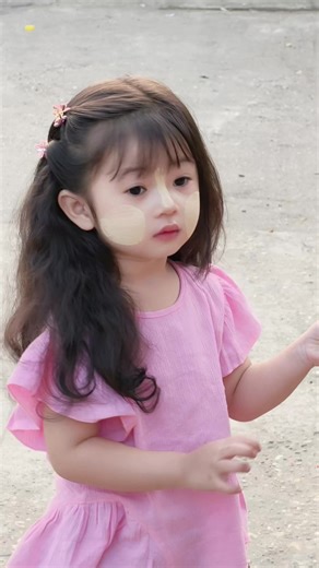 ချစ်သည်းလေးပြောပြမယ်🤪🩷#မမခေတ် #ပိုးထည်ဝါ #2နှစ်6လ #သနပ်ခါးလေးနဲ့ #ရင်တွေခုန်ပါတယ်မင်းရဲ့အကြည့်ကြောင့်ကွယ် @poe htal war2