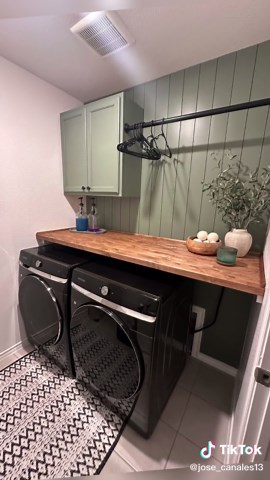 Bringing life to this Laundry room. Small, quick and simple. #homeimprovement #homeremodel #diyprojects #diyprojectideas