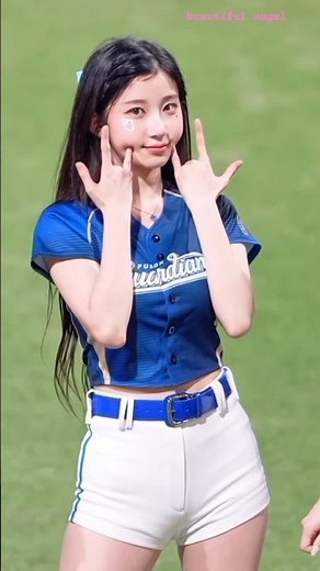 beautiful cheerleader
